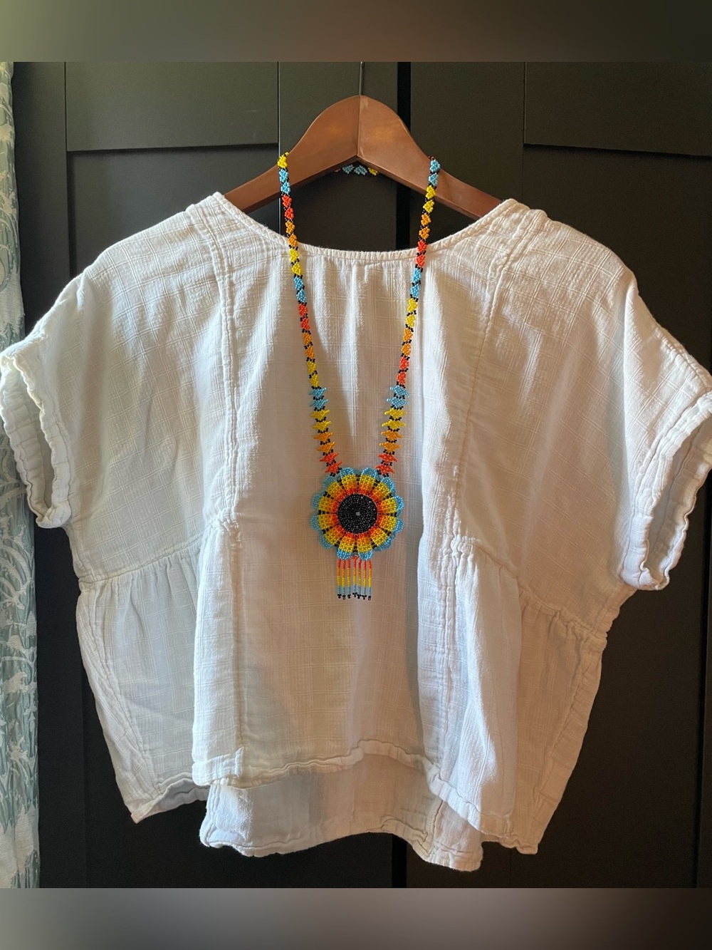 Madewell Boho white cropped cotton blouse w/ beaded necklace runs oversized